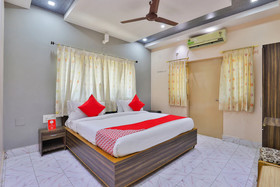 OYO 18385 Hotel Triveni