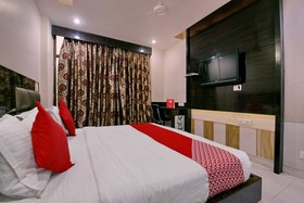 Hotel Lotus Palace