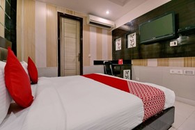 Hotel Lotus Palace