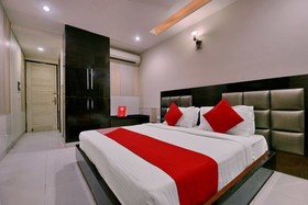 Hotel Lotus Palace