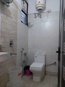 Airport Hotel Royal Inn