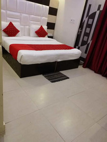 Airport Hotel Royal Inn