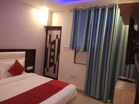 Airport Hotel Royal Inn