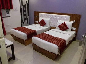 Airport Hotel Royal Inn
