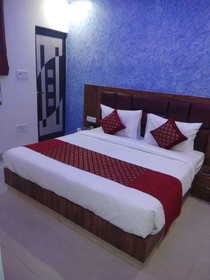 Airport Hotel Royal Inn
