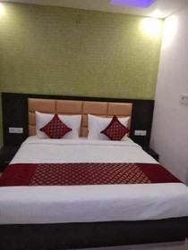 Airport Hotel Royal Inn