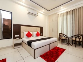 Apple Pie by OYO Rooms