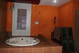 Apra Inn