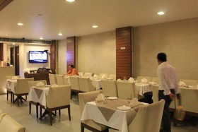 Apra Inn