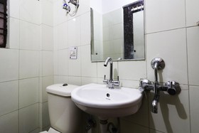 A R Palace by OYO Rooms