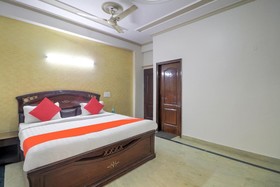 Classy Inn by OYO Rooms