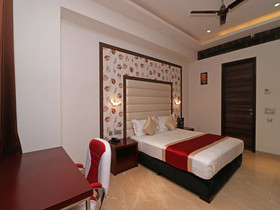 C Pearls Hotel & Banque by OYO Rooms
