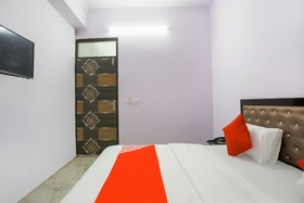 D C Palace by OYO Rooms
