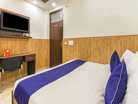 Divine Inn by OYO Rooms