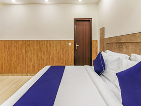 Divine Inn by OYO Rooms