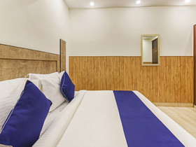 Divine Inn by OYO Rooms