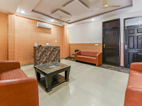 Divine Inn by OYO Rooms