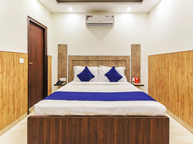 Divine Inn by OYO Rooms