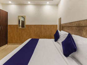 Divine Inn by OYO Rooms