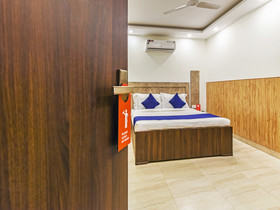 Divine Inn by OYO Rooms
