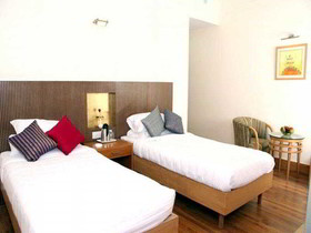 Dolphinn Grand