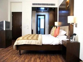 Dolphinn Grand