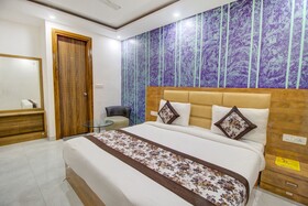 Fabexpress Gross inn Suites