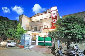 Friends Harsh Villa by OYO Rooms