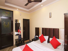 Gaurav Guest House by OYO