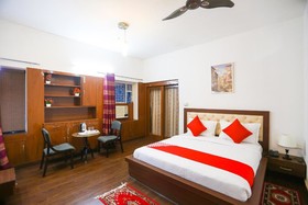 Golden Home Stay by OYO Rooms