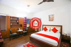 Golden Home Stay by OYO Rooms