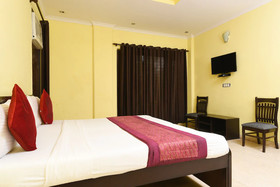 Golden Park By OYO Rooms