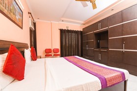 Golden Park By OYO Rooms