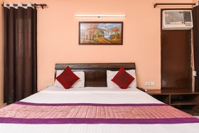 Golden Park By OYO Rooms