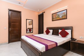Golden Park By OYO Rooms