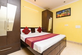 Golden Park By OYO Rooms