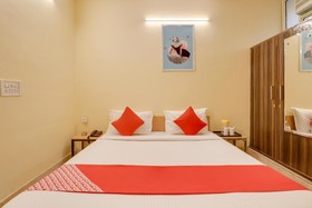 Grand Palace by OYO Rooms