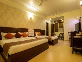 Grand Park Inn