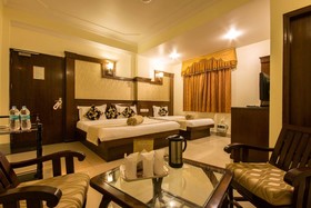 Grand Park Inn