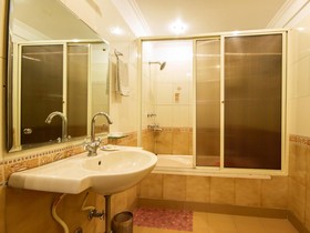 Grand Park Inn