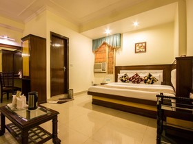 Grand Park Inn