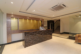 Grd Suites By OYO Rooms