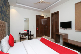 Grd Suites By OYO Rooms
