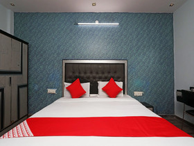 Hotel3BS Houses Dx by OYO Rooms