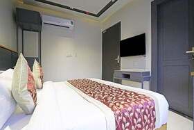 Hotel Applewood Delhi Airport