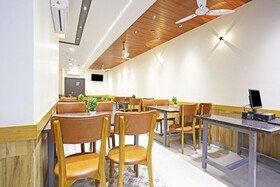 Hotel Applewood Delhi Airport