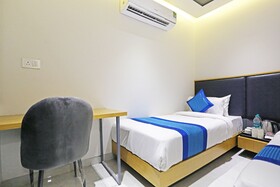 Hotel Applewood Delhi Airport
