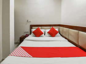 Hotel Ashirwad DX by OYO Rooms