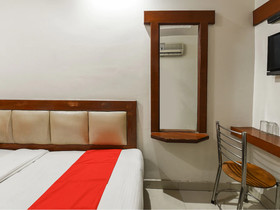 Hotel Ashirwad DX by OYO Rooms