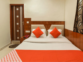 Hotel Ashirwad DX by OYO Rooms